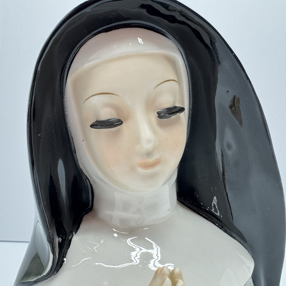 Vintage Mid Century Praying Nun Head Vase Eyelashes Ucagco Ceramics Japan Gray - Picture 2 of 11